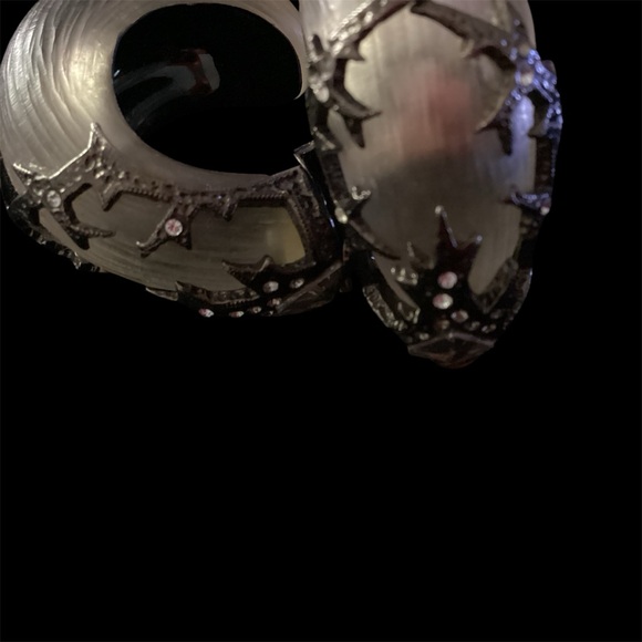 Alexis Bittar Clip-on Earrings. Stunning for all occasions. - Picture 4 of 9